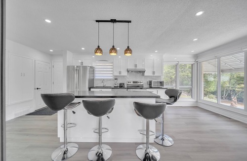 Caledon Other | Beautiful Villa on Hill