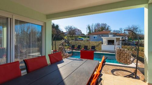 Radini Villa | Beautiful villa Petar with pool in Brtonigla