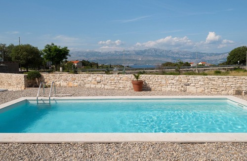 Skrip Villa | Beautiful Villa Tie