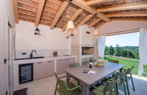 Beram Villa | Beautiful Villa Vita for a holiday with private pool and BBQ for 6 guests