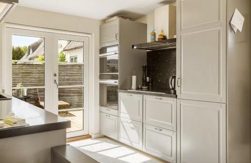 Snekkersten Villa | Beautiful villa with ocean views and a large garden