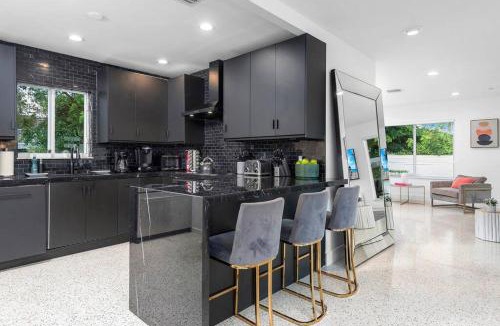 Seybold House | Beautiful Villa with heated pool Must seen!