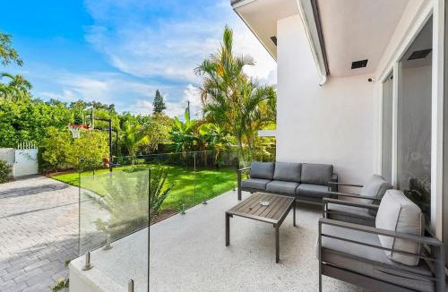 Seybold House | Beautiful Villa with heated pool Must seen!