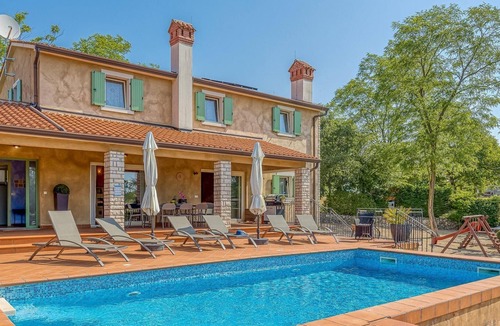 Sumber Cabin | Beautiful villa with swimming pool surrounded by a natural fence