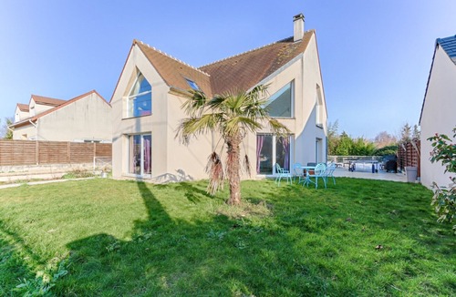 Mornant House | Beautiful villa with pool