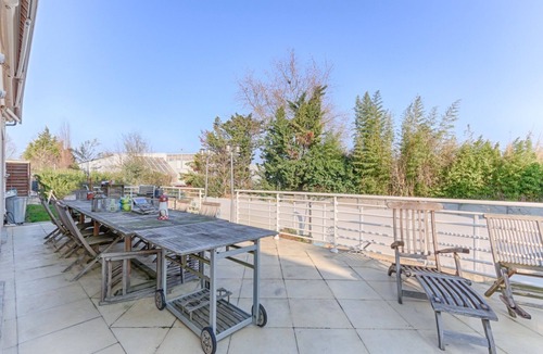 Mornant House | Beautiful villa with pool