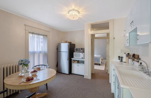 Baldwinsville Apartment | BEAUTIFUL village apt. Walk to river, shops, eateries. Great for getaway/work