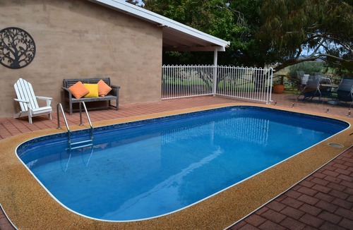 Eurunderee House | Beautiful Vineyard Accommodation