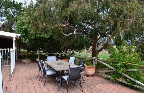 Eurunderee House | Beautiful Vineyard Accommodation