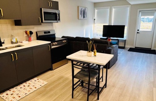Southeast Calgary House | Beautiful walk out basement suit in south east Calgary