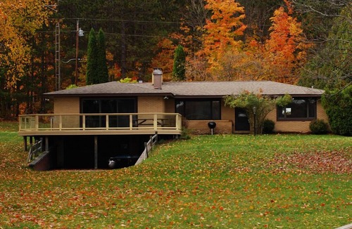 Petoskey House | Beautiful Walloon Lake Home - with Pontoon Boat option. August Availability