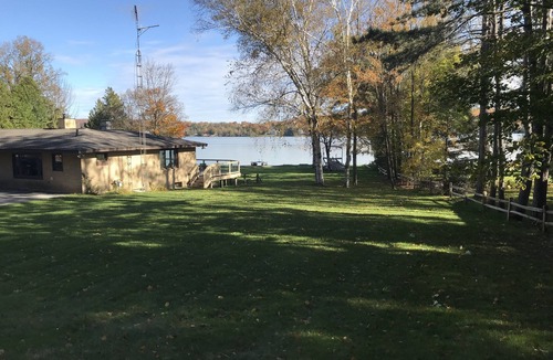 Petoskey House | Beautiful Walloon Lake Home - with Pontoon Boat option. August Availability