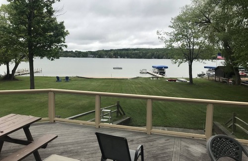 Petoskey House | Beautiful Walloon Lake Home - with Pontoon Boat option. August Availability