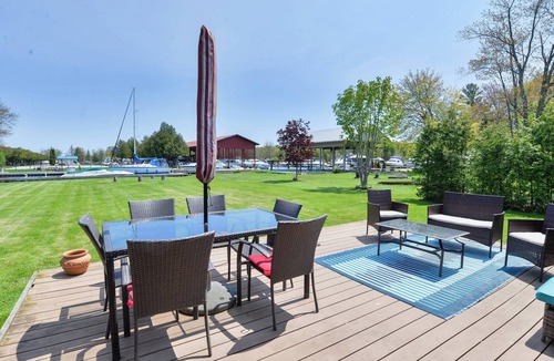 Ramara Cottage | BEAUTIFUL WATER FRONT AND BOATER LOVER