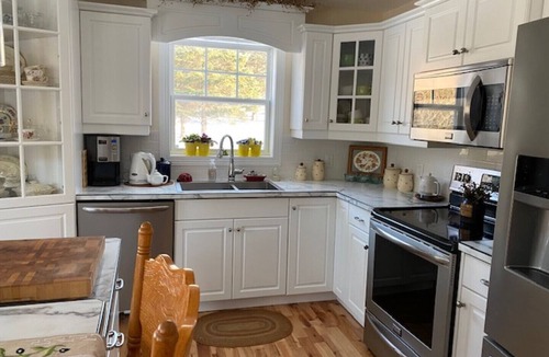 Granville House | Beautiful water's edge 2 bedroom vacation home