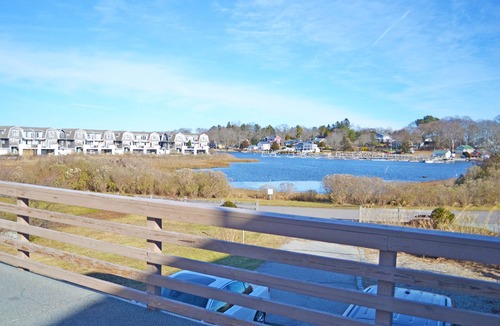 Mystic House | Beautiful Water Views!