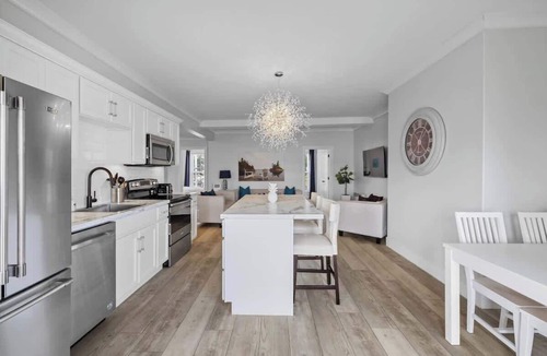 Queens Square Condo | Beautiful Waterfront 2 Bdrm Condo Downtown Ch'town