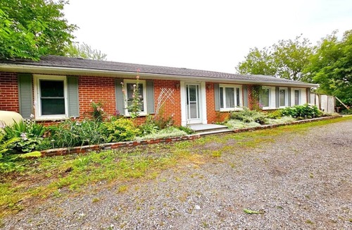 Gores Landing House | Beautiful Waterfront Retreat 1HR Drive FromToronto