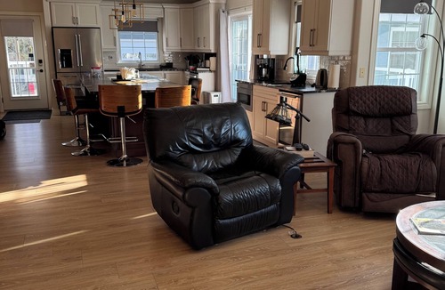 Port Loring House | Beautiful waterfront home minutes to Port Loring-family friendly, smoke/pet free