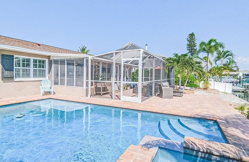 Apollo Beach House | !BEAUTIFUL WATERFRONT HOUSE WITH POOL AND SPA!!