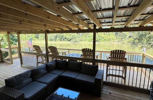 Modeste House | Beautiful Waterfront Camp
