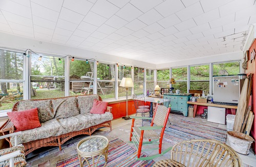 Chestertown House | Beautiful waterfront home with hot tub & firepit - right on the river's edge