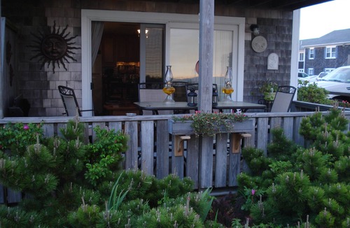 Provincetown Condo | Beautiful Waterfront Getaway with Great Views of Cape Cod Bay
