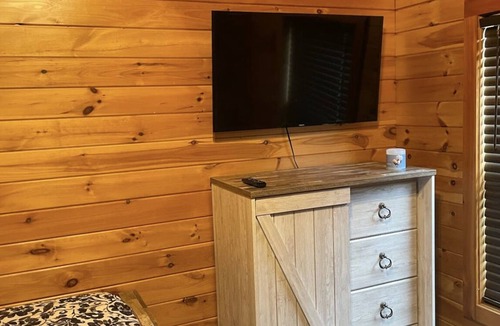 Springville House | Beautiful waterfront property