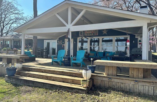 Wills Point House | Beautiful Waterfront Lake House