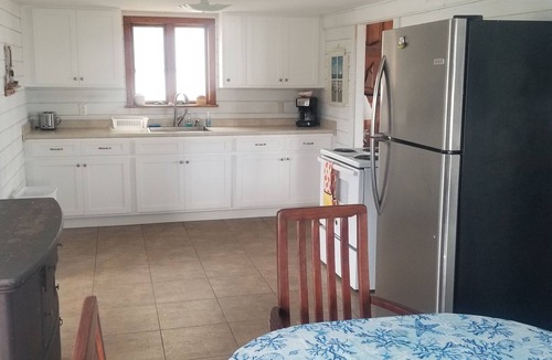 Old Lyme House | BEAUTIFUL WATERFRONT BEACH HOUSE IN PRIVATE BEACH