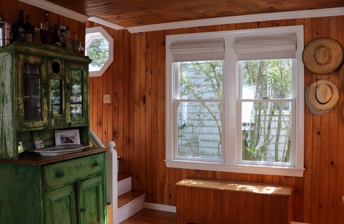 Branford House | Beautiful Waterfront Beach House