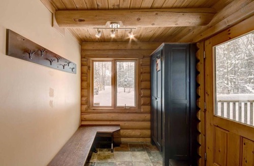 Labelle Ski Chalet | Beautiful Waterfront Chalet