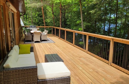 Dysart et al Cottage | Beautiful Waterfront Cottage on Kennisis Lake