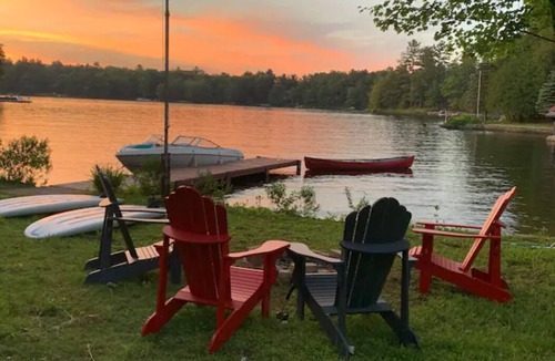 Bala Cottage | Beautiful waterfront cottage BnB nestled in the heart of Muskoka!