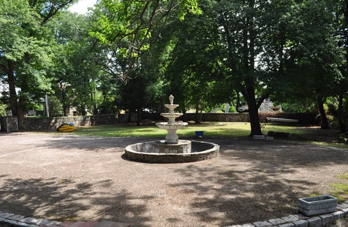 Warwick House | Beautiful Waterfront Estate