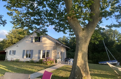 Sciez House | BEAUTIFUL WATERFRONT