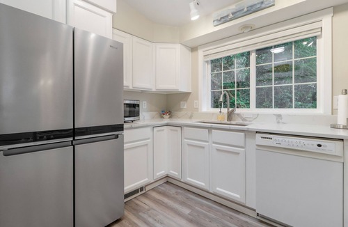 Olympia House | Beautiful Waterfront Home