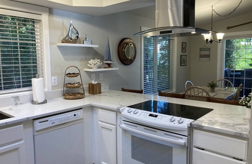 Olympia House | Beautiful Waterfront Home