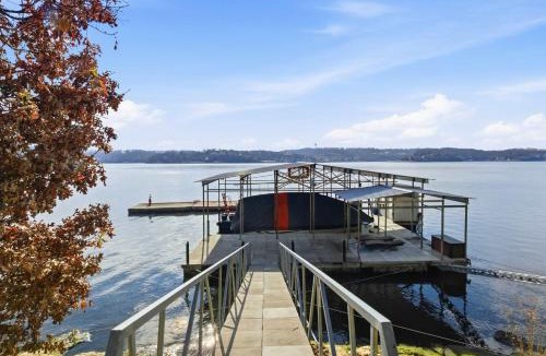 Lake Ozark House | Beautiful waterfront lake home with private dock
