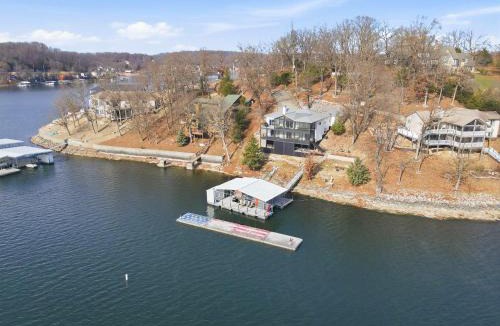 Lake Ozark House | Beautiful waterfront lake home with private dock