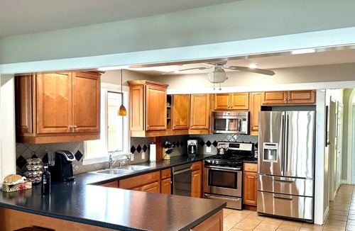Town of Essex House | Beautiful Waterfront Lake House in the Heart of Epic Wine Country