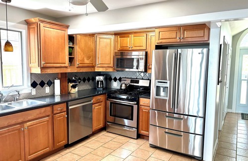 Town of Essex House | Beautiful Waterfront Lake House in the Heart of Epic Wine Country
