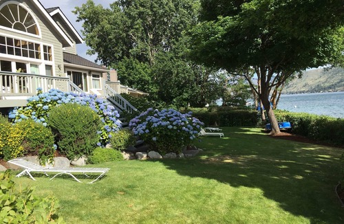 Wapato Point House | Beautiful waterfront on Wapato Point