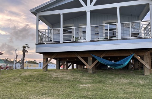 Beach City Resort | Beautiful Waterfront Private Resort