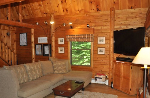 Rome House | Beautiful Waterfront Property On A quiet Cove