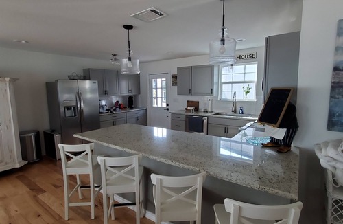 Enchanted Oaks House | Beautiful Waterfront Retreat!