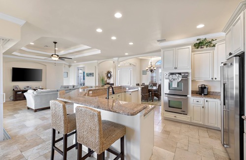 Caloosahatchee House | Beautiful Waterfront Home