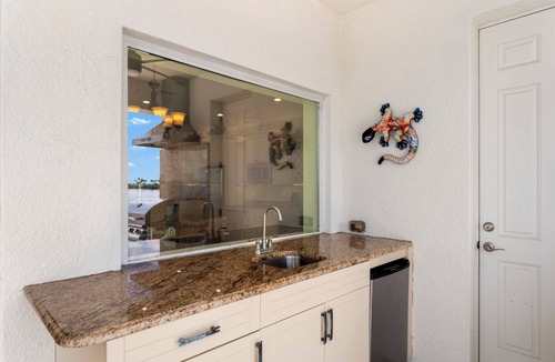 Caloosahatchee House | Beautiful Waterfront Home