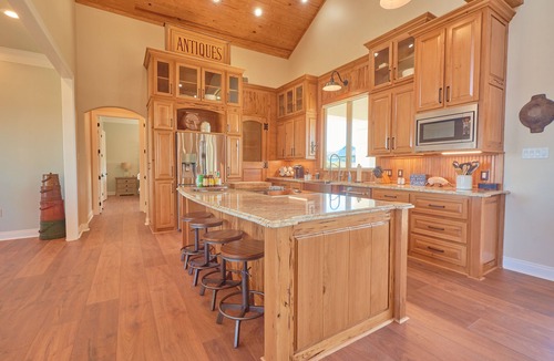 Hackberry House | BEAUTIFUL WATERFRONT HOME WITH BOATHOUSE AND HUGE PORCHES!