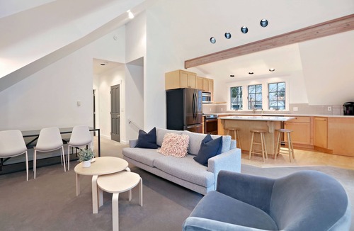 Hansville House | Beautiful Waterfront Cape Cod Style Beach Estate